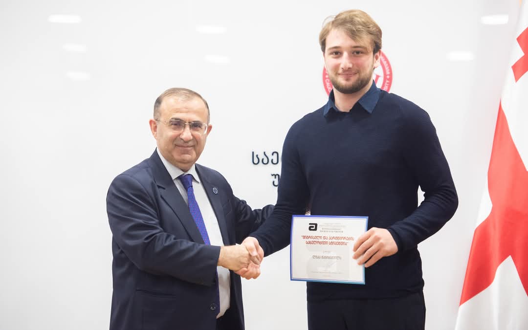 როინ მიგრიაულის სახელობითი სტიპენდიანტების დაჯილდოება